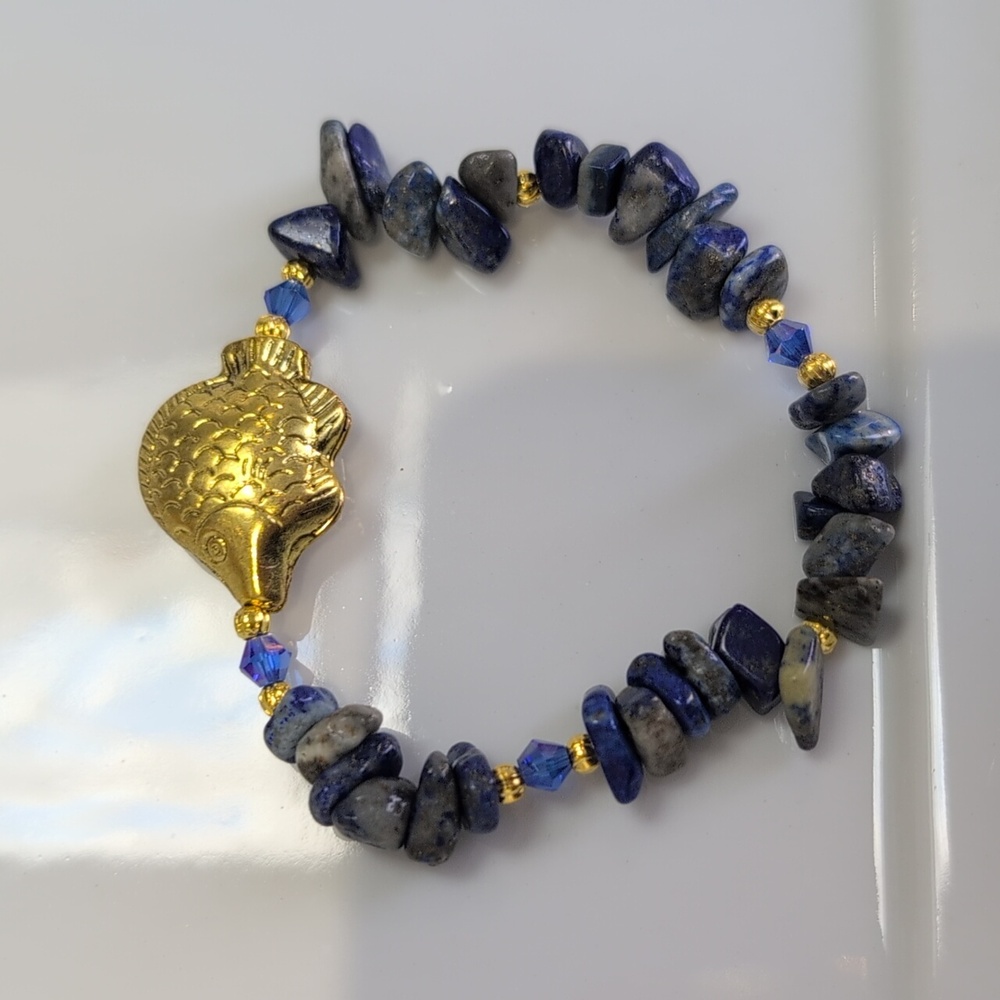 Handmade Gold Tone Fish Calming Lapis lazuli Chip & Swarovski Bracelet 6.5"